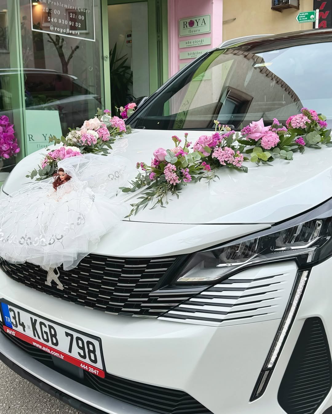 Beyaz araç süsleme – Bursa